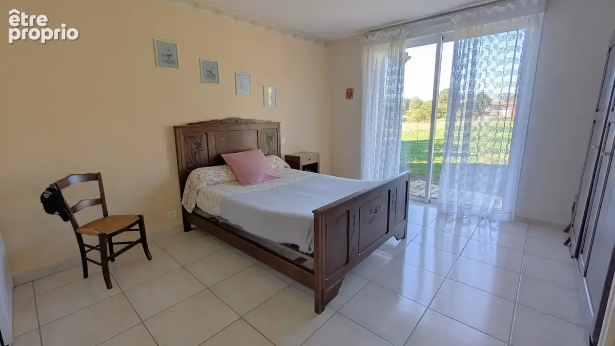 Villa de plain-pied avec vue dégagée et beaux volumes - photo 12