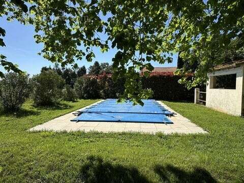 Maison 233 m² à Arles  - photo 2