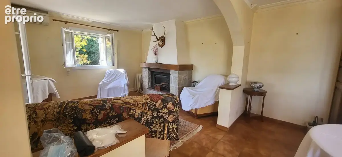 Villa en pierre apparente avec 4 chambres sur 1350m² de terrain. - photo 3