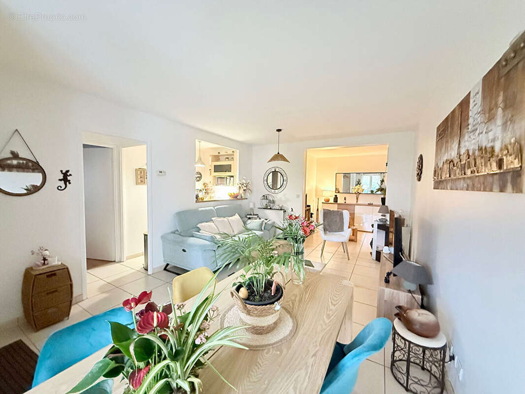 Appartement à SAVIGNY-LE-TEMPLE