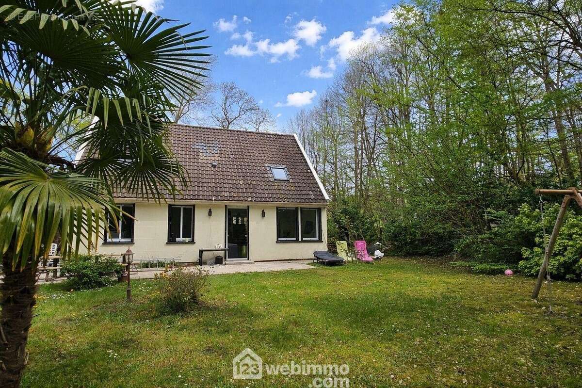 Venez visiter cette maison en lisière de forêt de 120 m².