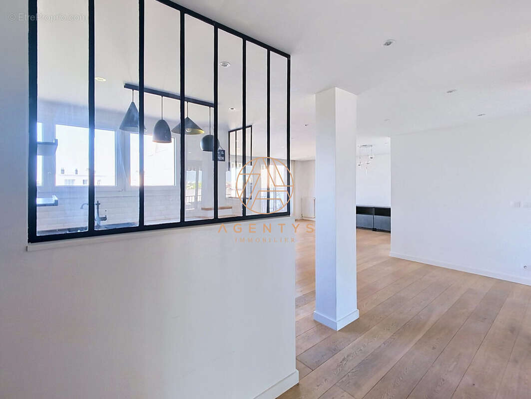 Appartement à SAINT-MAUR-DES-FOSSES