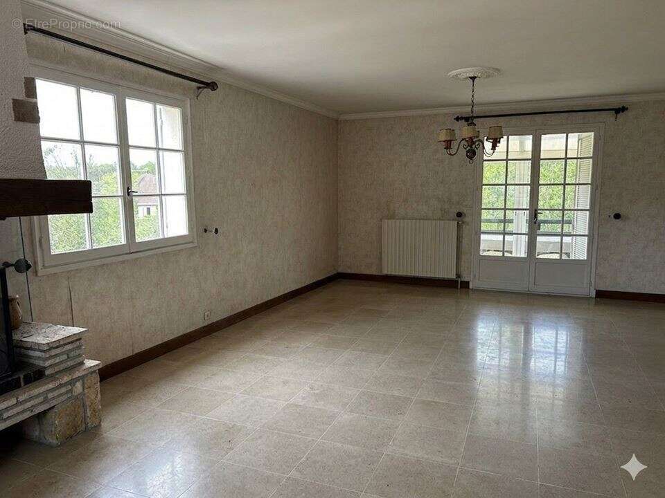 Maison 227 m² à Courtenay  - photo 3