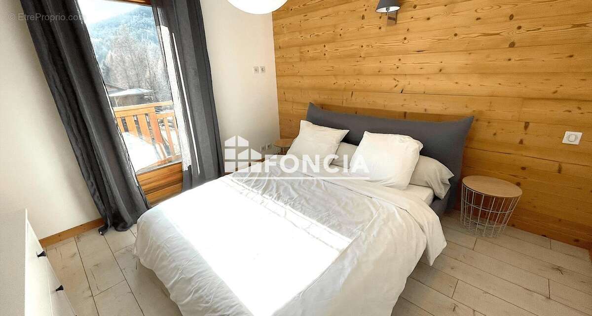 Appartement à LA SALLE-LES-ALPES