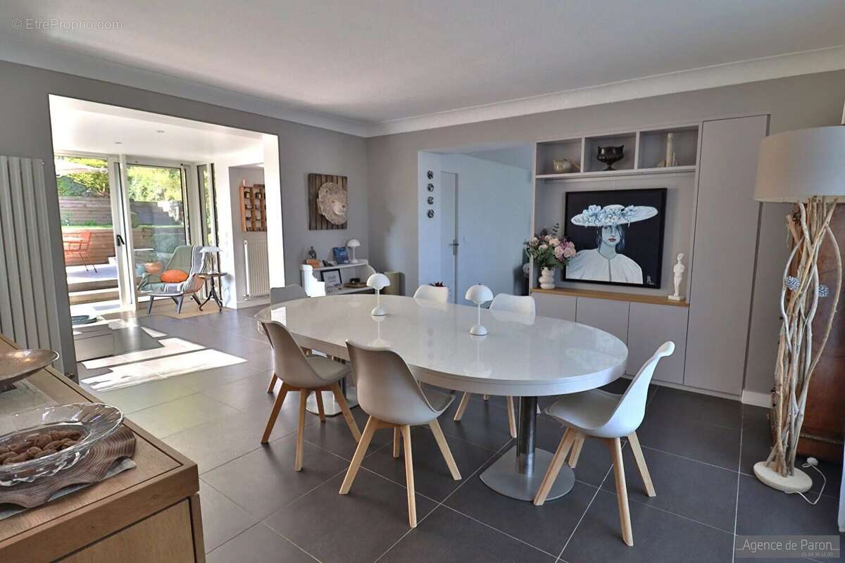 Maison à VERRIERES-LE-BUISSON