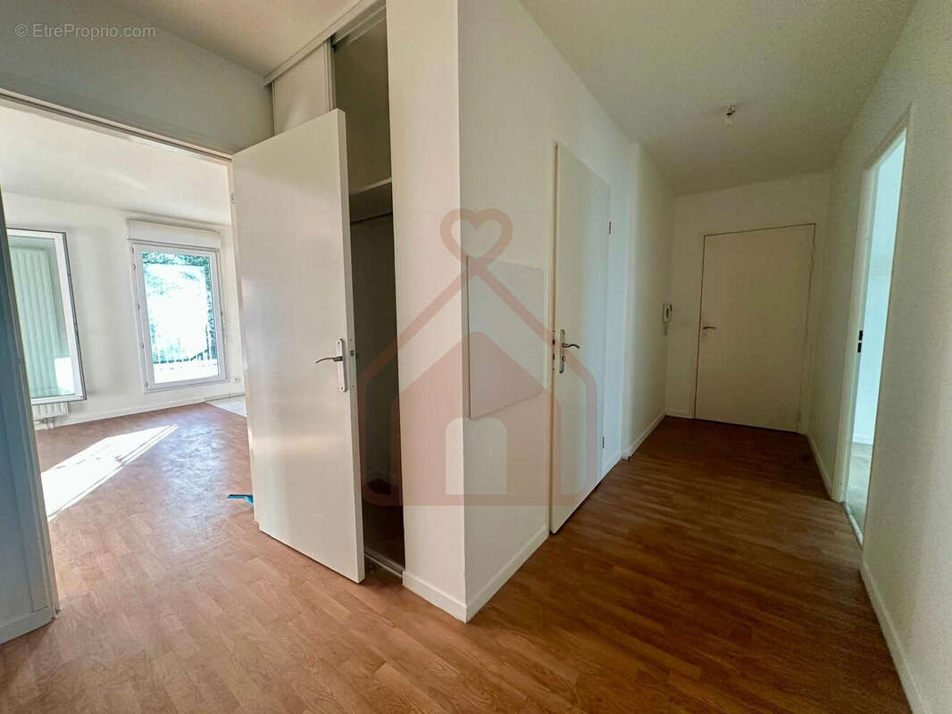 Appartement à L'HAY-LES-ROSES
