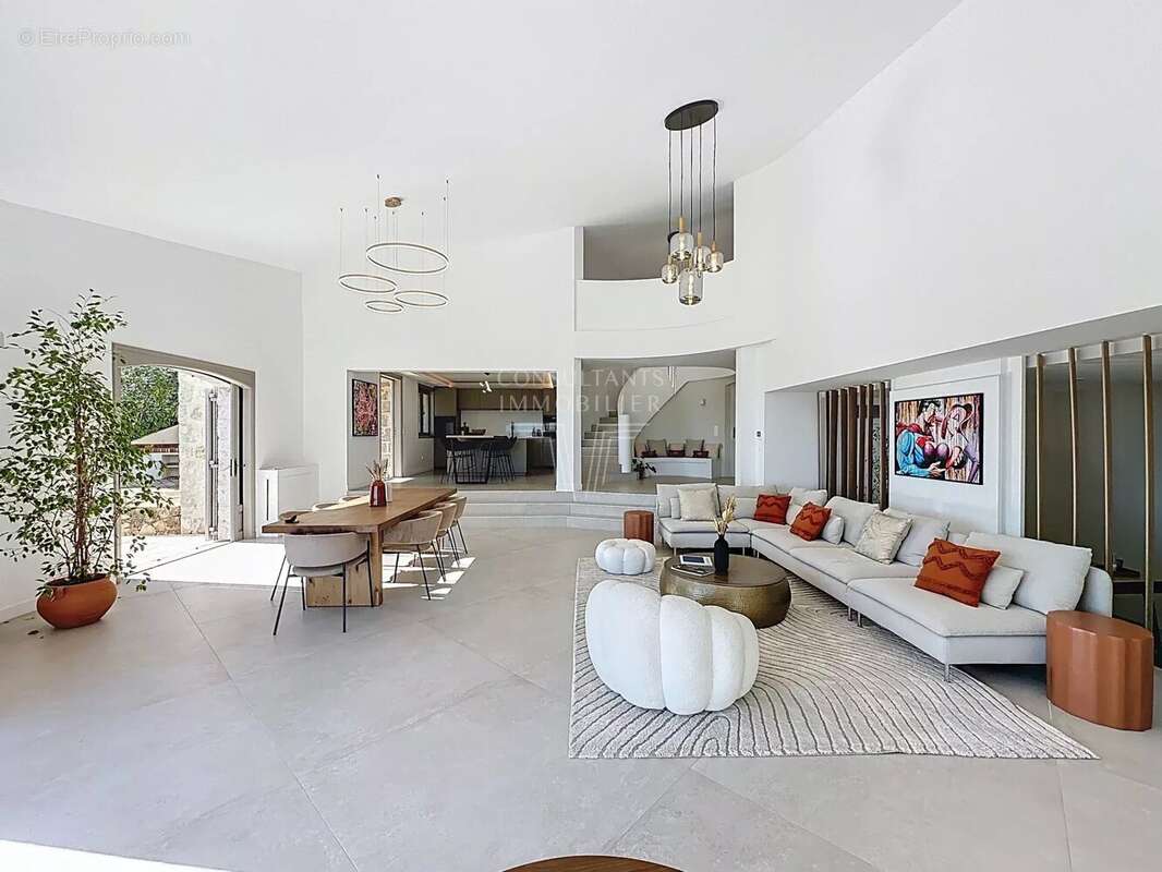 Maison à MANDELIEU-LA-NAPOULE