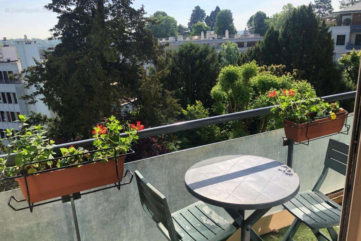 Appartement à VILLE-D&#039;AVRAY