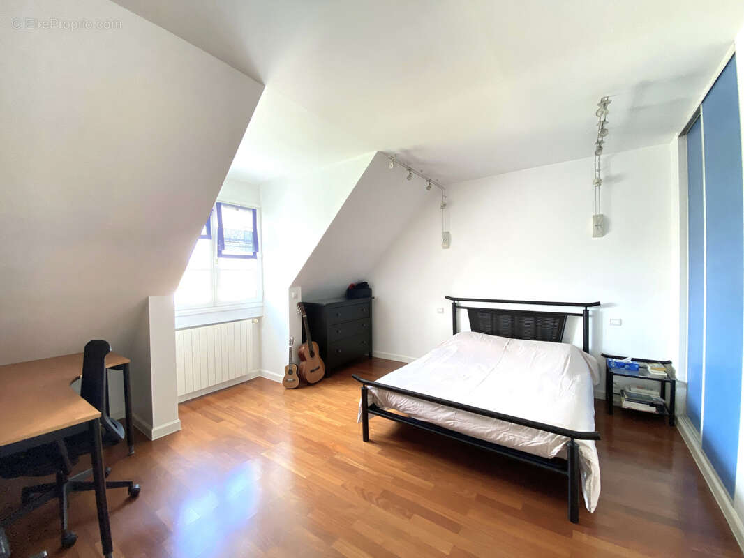 Maison à CHENNEVIERES-SUR-MARNE