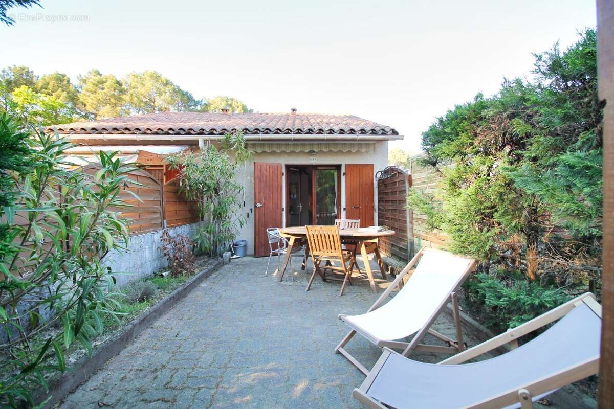 Maison à LES MATHES