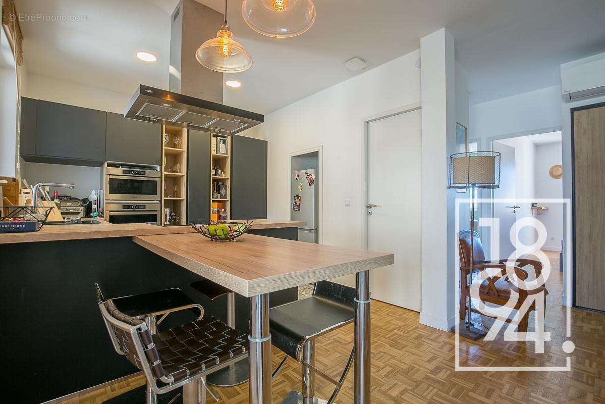 Appartement à MARSEILLE-4E