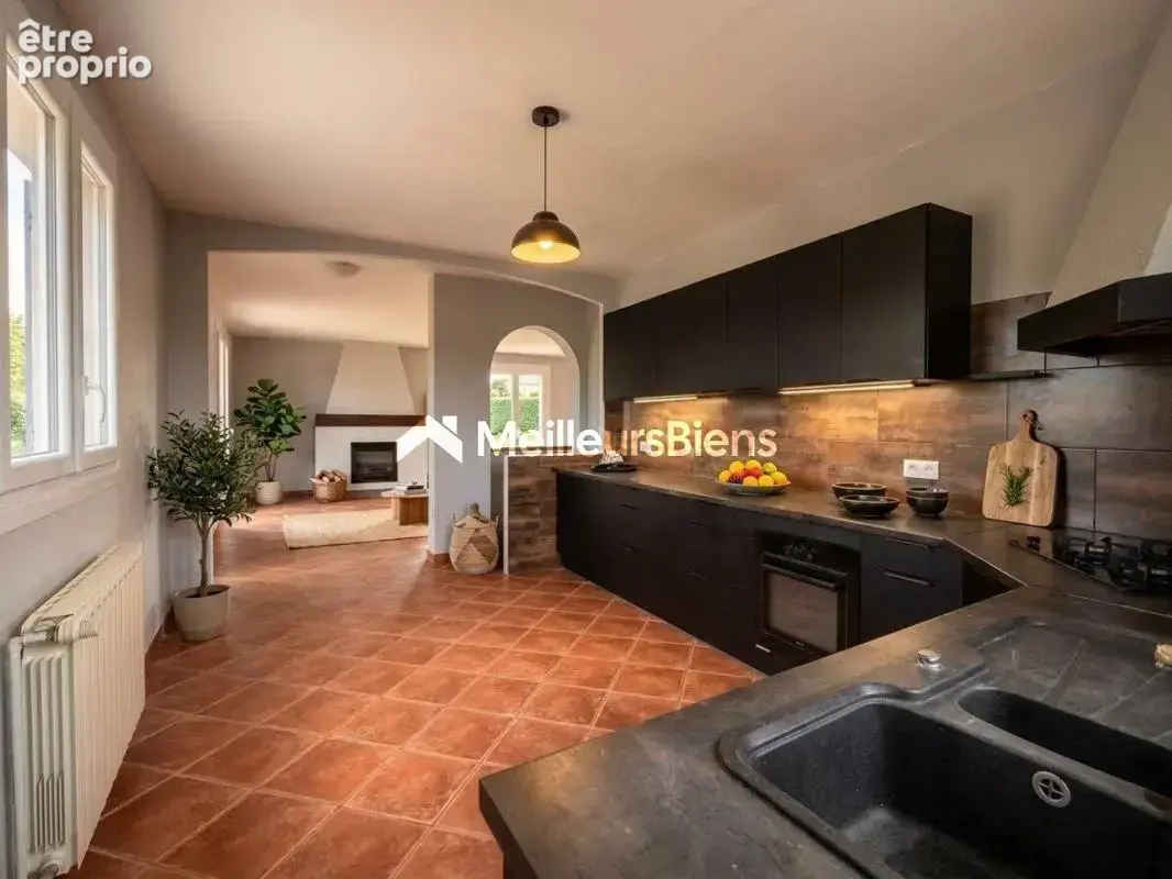 maison familiale 222  m²-8 pièces-6 chambres-2206 m² de terrain - photo 5