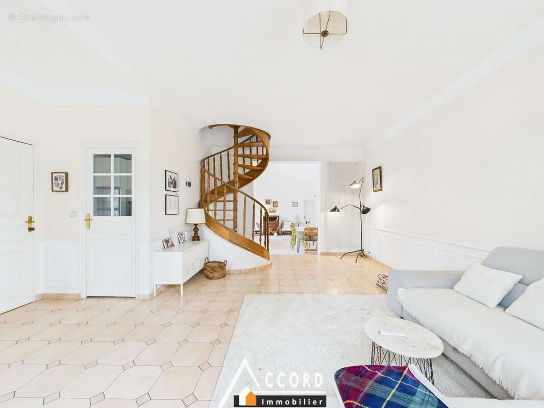 Maison à SARTROUVILLE