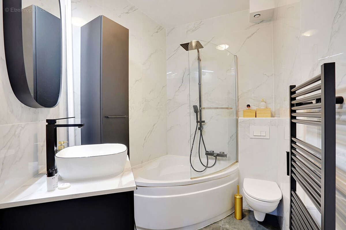 Appartement à LEVALLOIS-PERRET