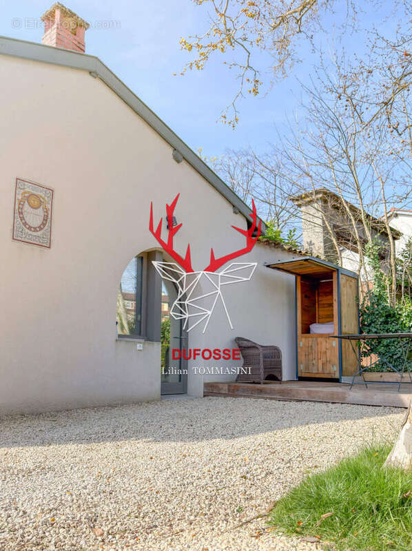Appartement à LA TOUR-DE-SALVAGNY
