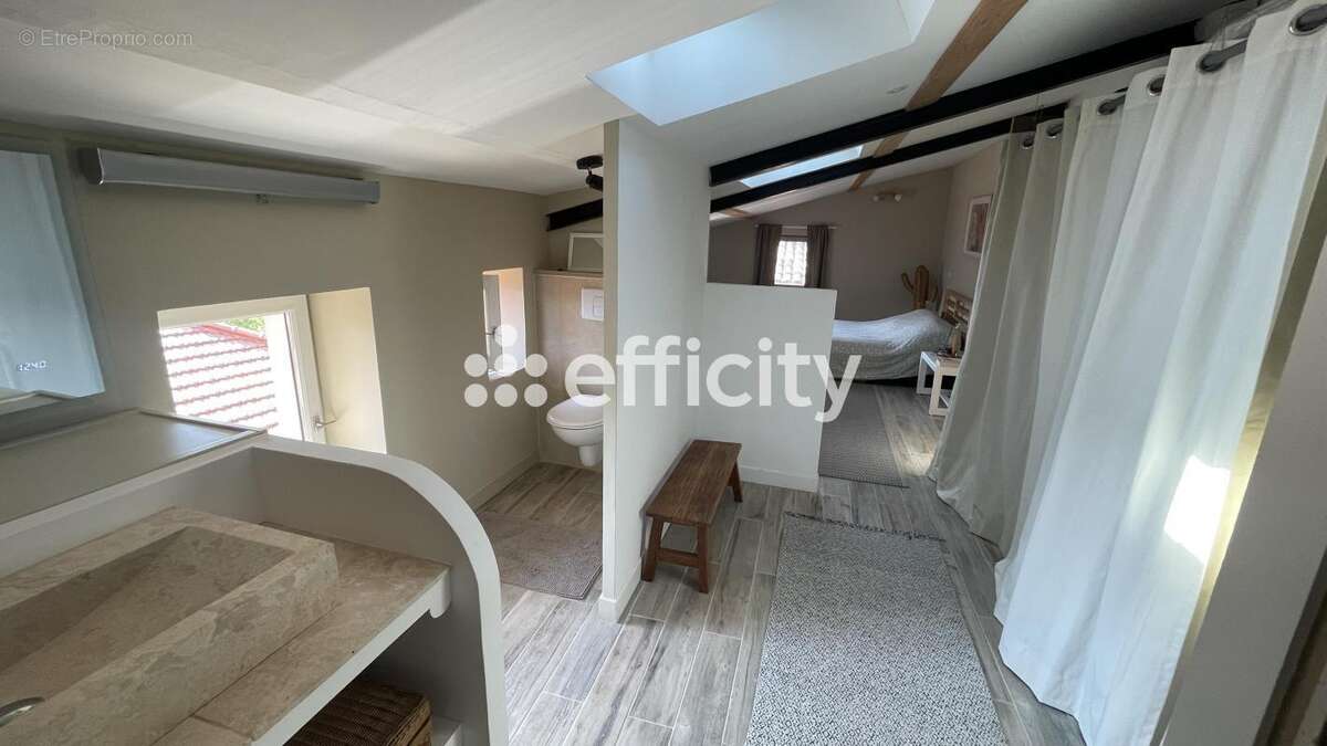 Maison 110 m² à Rustrel  - photo 23