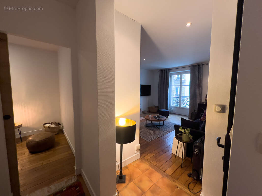 Appartement à PARIS-17E