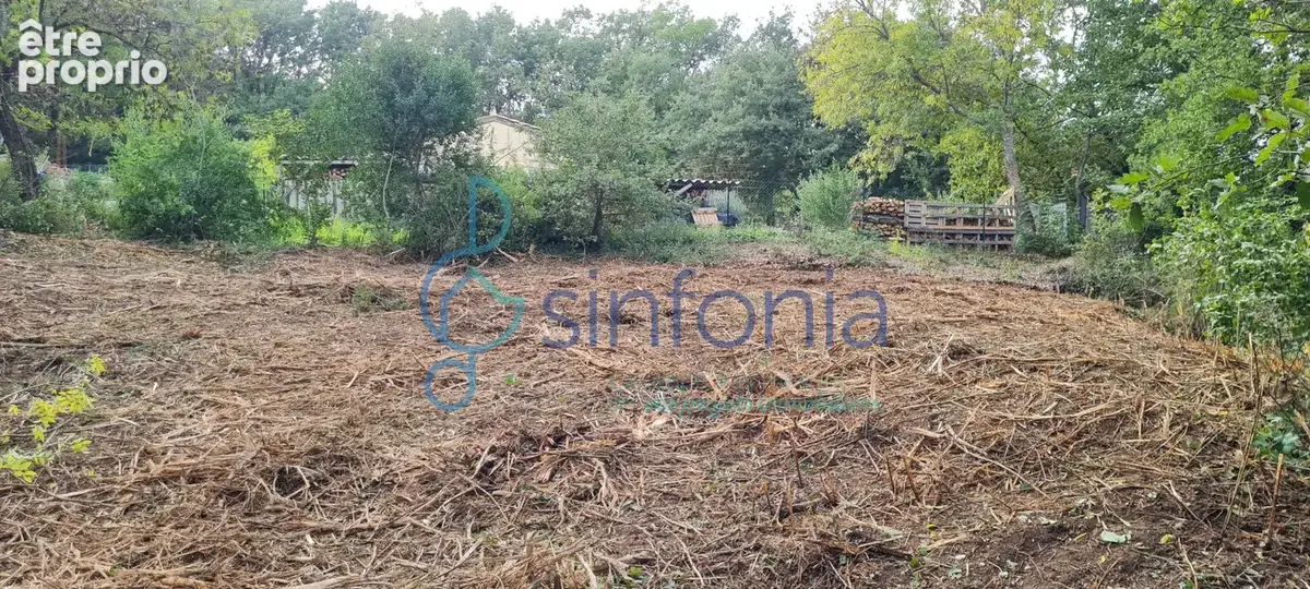 Proche Uzès et Bagnols, terrain constructible de 1500m2 à vendre à Pougnadoresse - photo 10