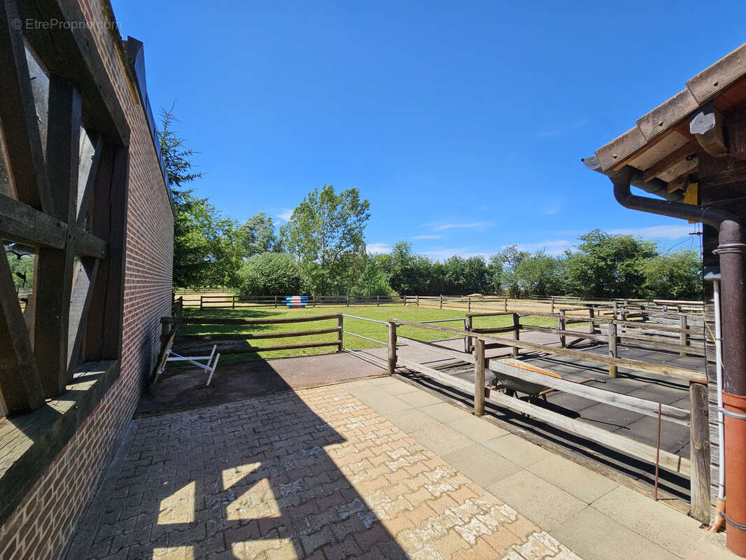 Grande maison ancienne rénovée avec terrasse et terrain à Devrouze - photo 7