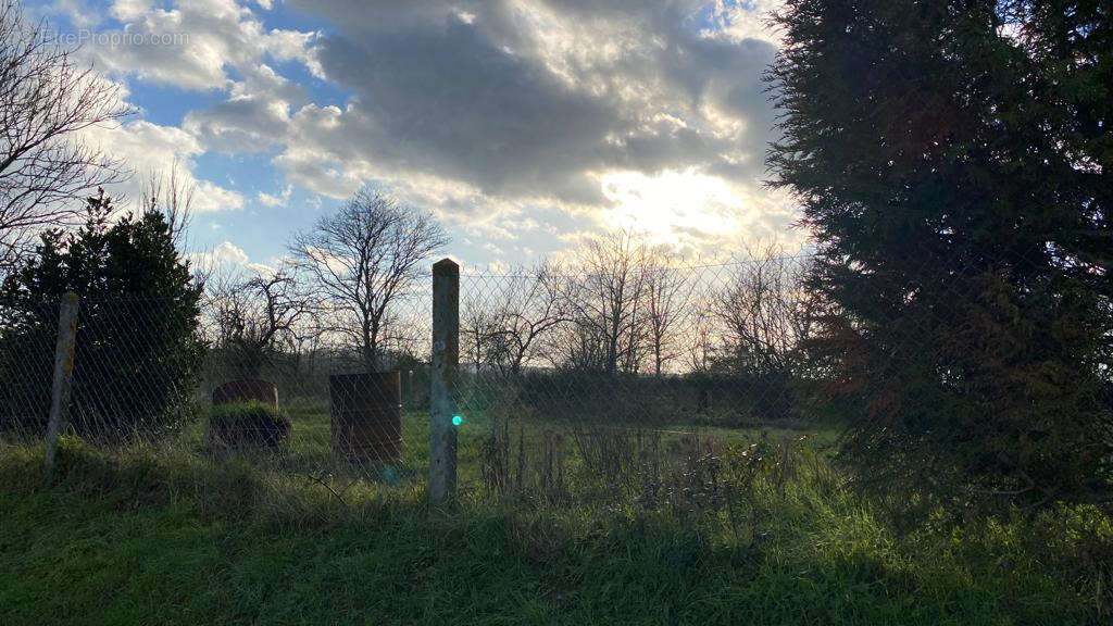 Maison à SAINT-CYRAN-DU-JAMBOT