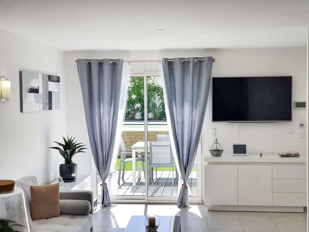 Maison à ROQUEBRUNE-SUR-ARGENS