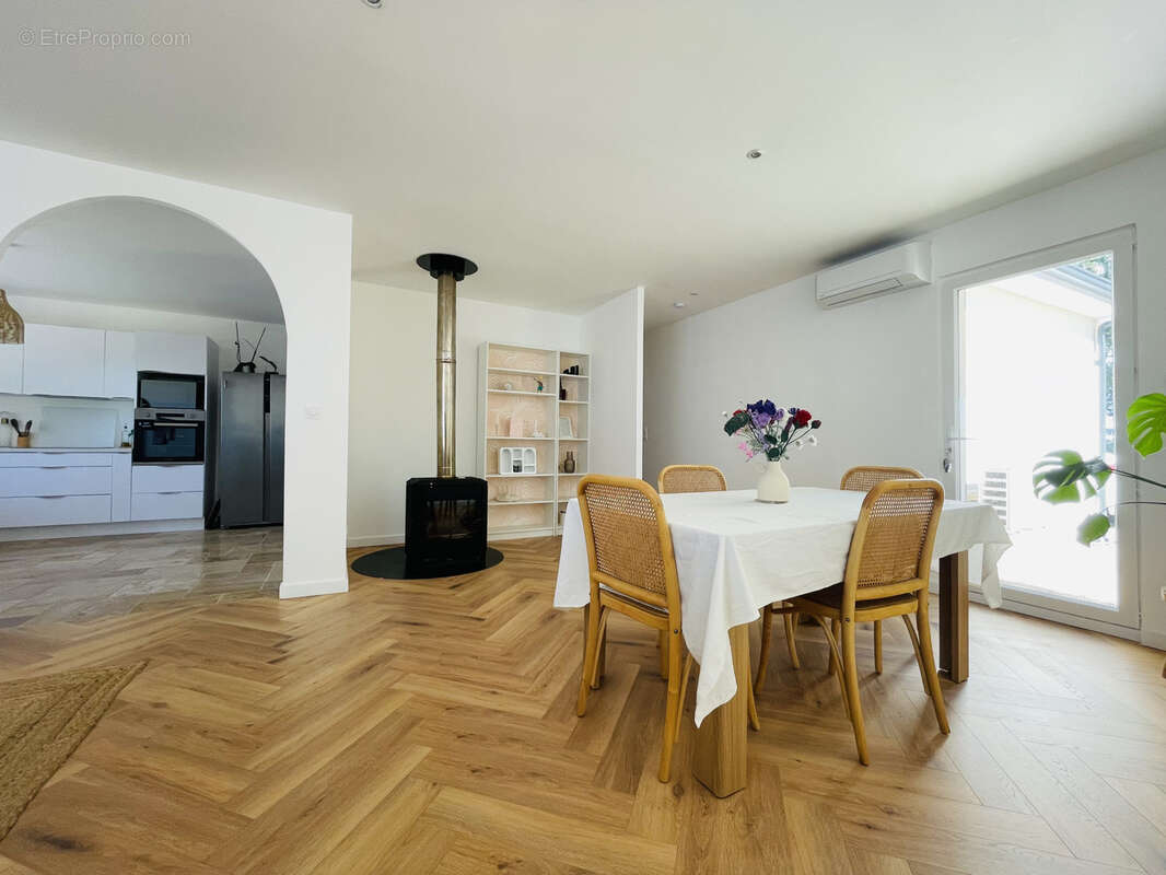 Maison à TERRASSON-LAVILLEDIEU