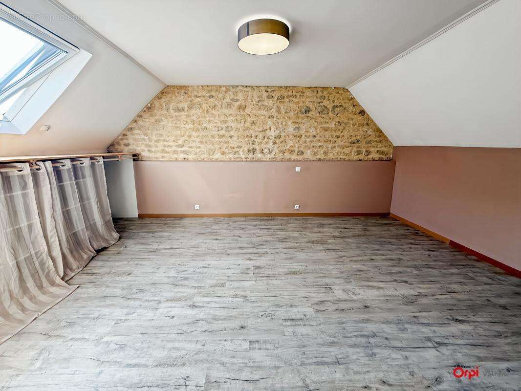 Maison à BAZOCHES-EN-DUNOIS