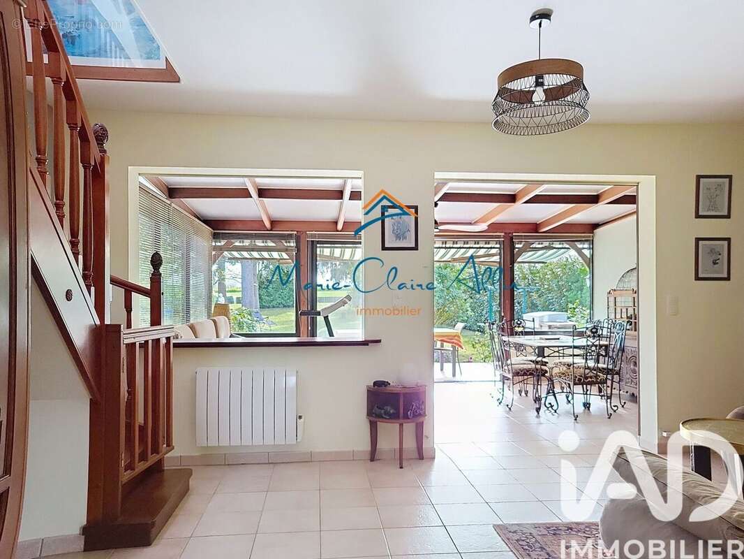 Maison 110 m² à Avaray  - photo 2
