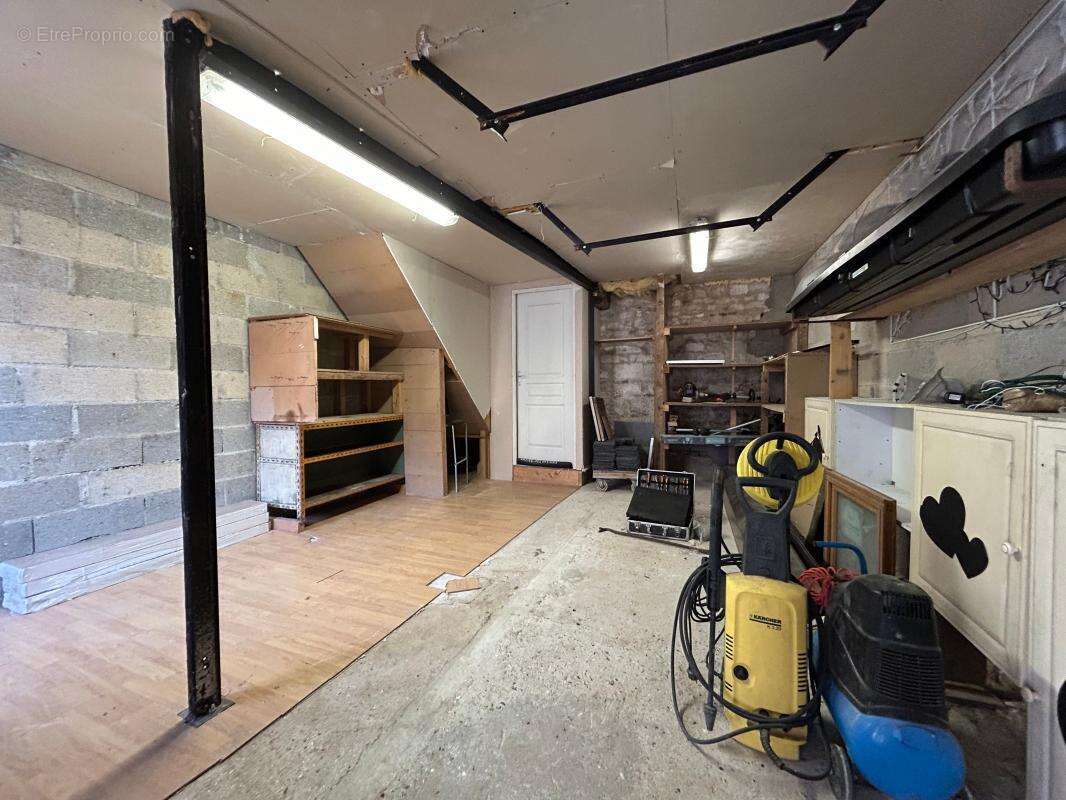 Maison à MONTGERAIN