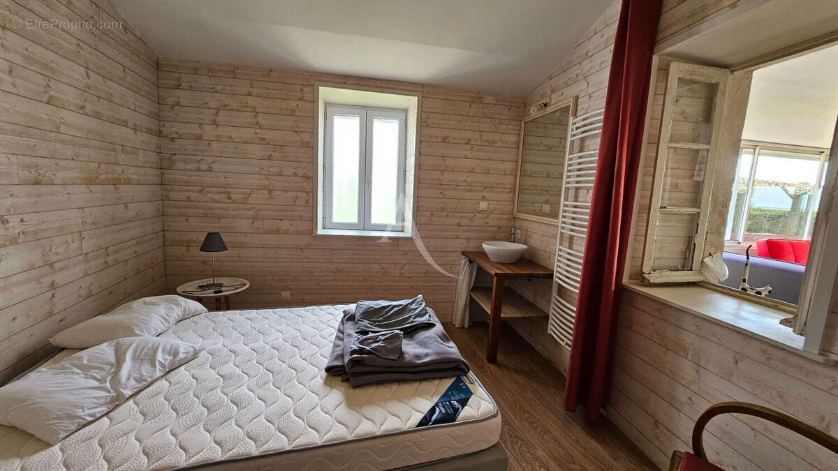 Maison à PORT-DES-BARQUES