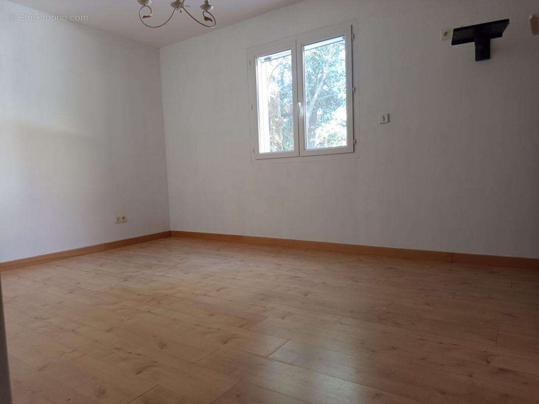Villa plain pied 140m² sur 1000m² de terrain avec piscine, Donzère 379 000HAI - photo 11