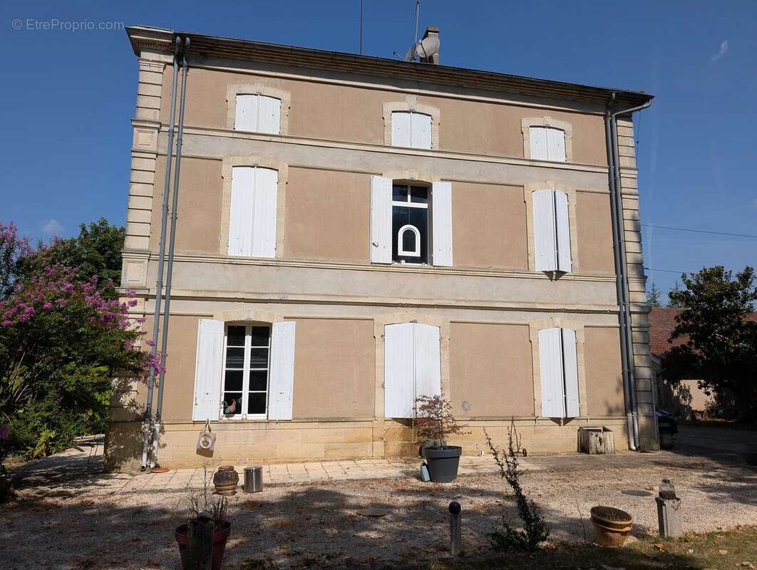 Beau Manoir avec près de 50 hectares de terrain proche de toutes les commodités - photo 19