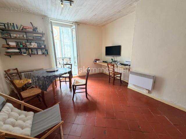 PUISSERGUIER - Maison de caractère avec terrasse et beau potentiel d'aménagement - photo 3