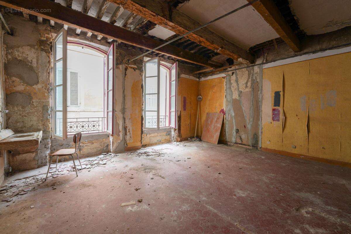 Appartement à MARSEILLE-2E