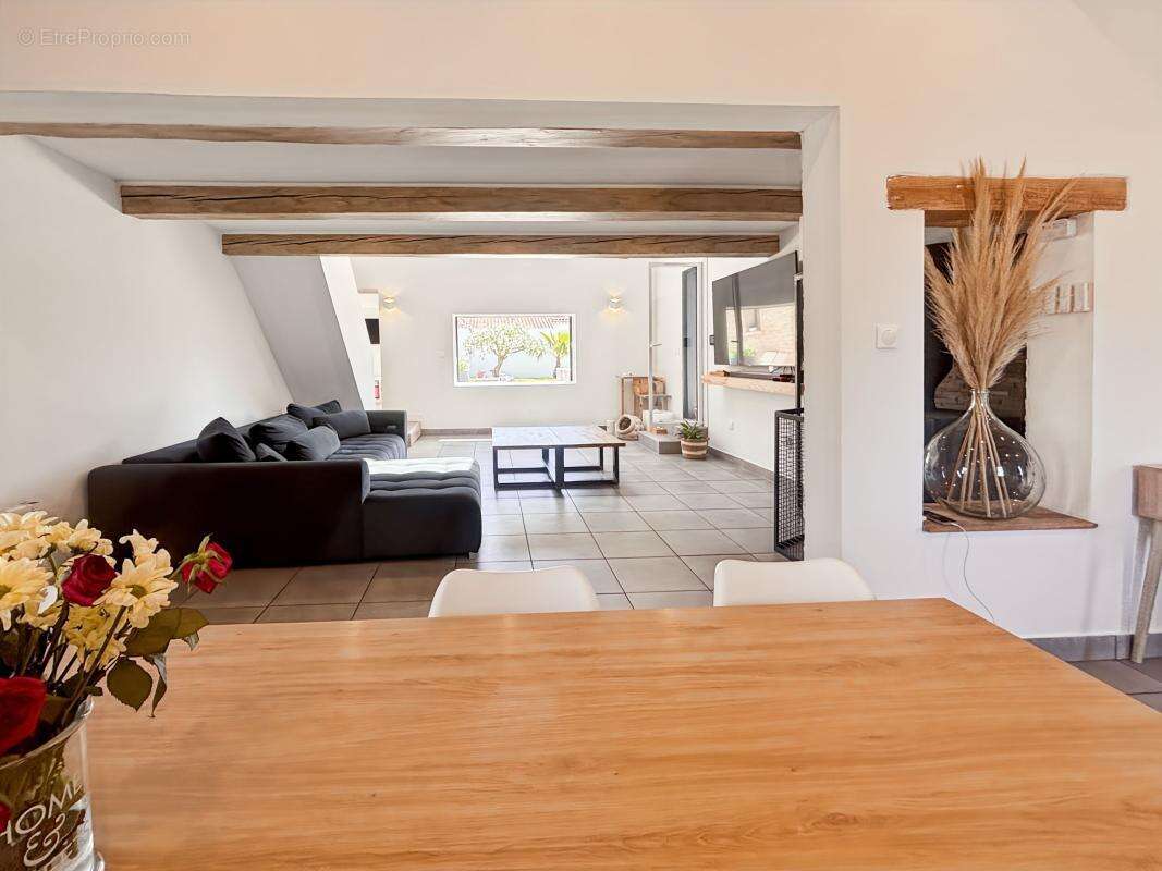 Maison à LIVRON-SUR-DROME
