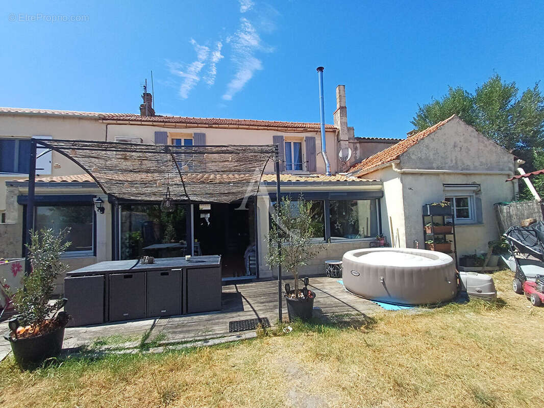 Maison ancienne renovee au calme - photo 2
