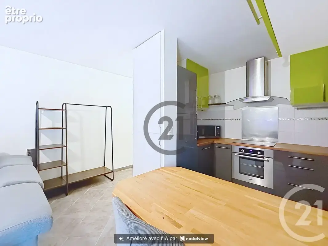 Appartement 2 pièces 45 m² à vendre à Saint-Julien-Les-Villas (10800) - photo 2