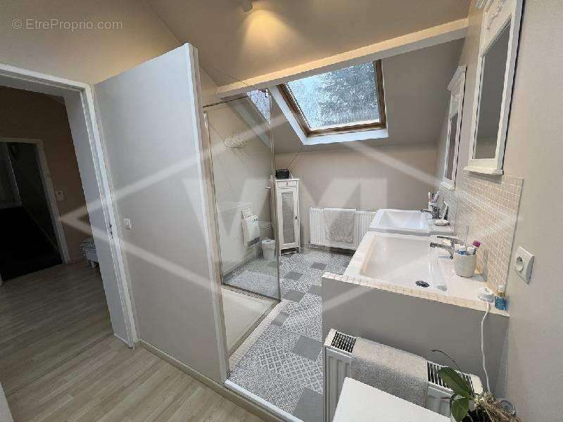 Maison à COMBS-LA-VILLE