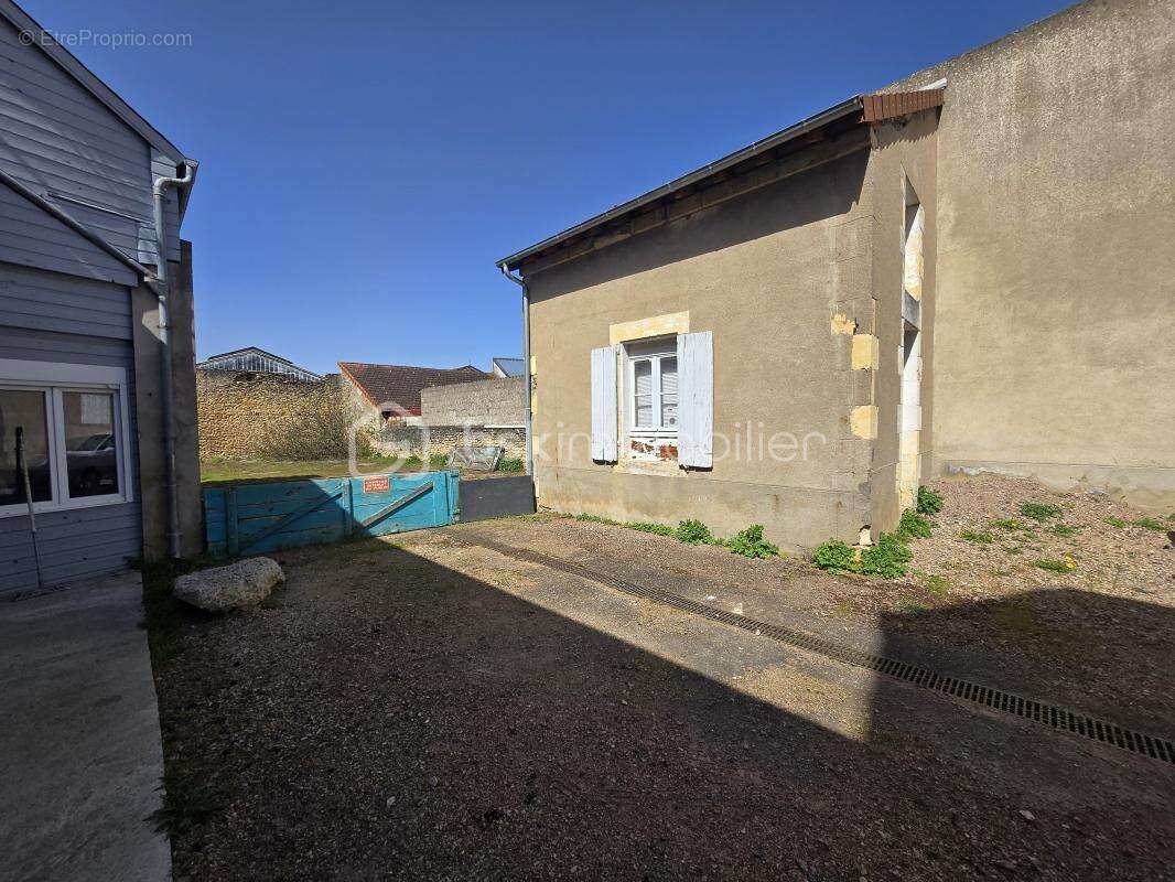 Appartement à FOURCHAMBAULT