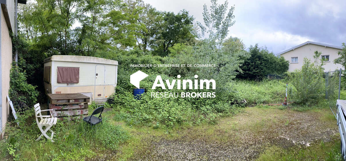 Commerce à SAINT-NAZAIRE-LES-EYMES