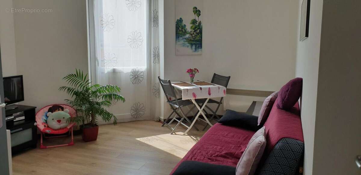 Appartement à CHATEAUNEUF-DE-GALAURE