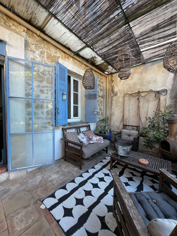 Toulon Siblas - Un charme fou pour cette maison ancienne avec jardin et piscine - photo 15