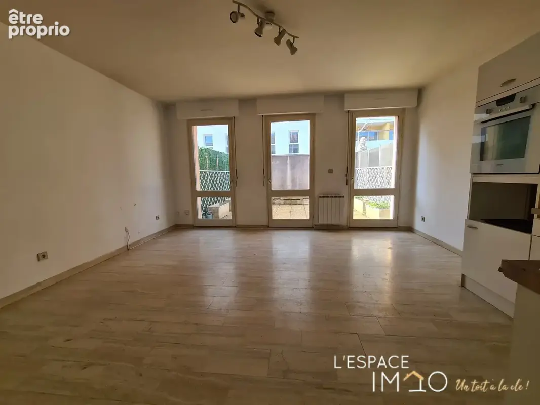 Exclusivité  T1  lumineux avec grande terrasse ! - photo 2