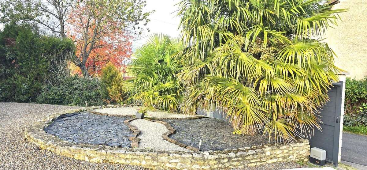 Maison à SAINT-HILAIRE-SUR-BENAIZE