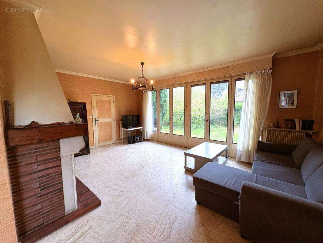 Maison à MONT-SAINT-AIGNAN