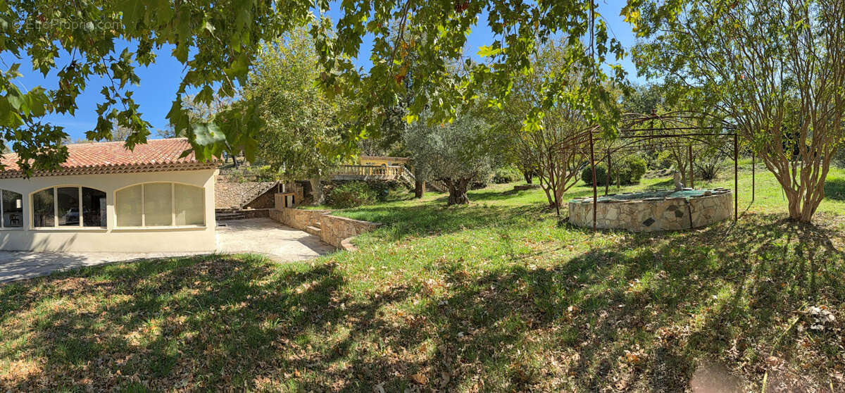 Maison à PLAN-DE-LA-TOUR