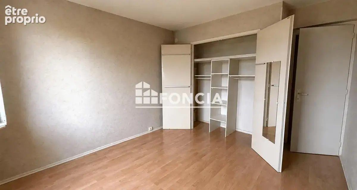 À VENDRE - NEUVILLE-SUR-SAÔNE – T3 de 57 m² avec deux balcons - photo 6
