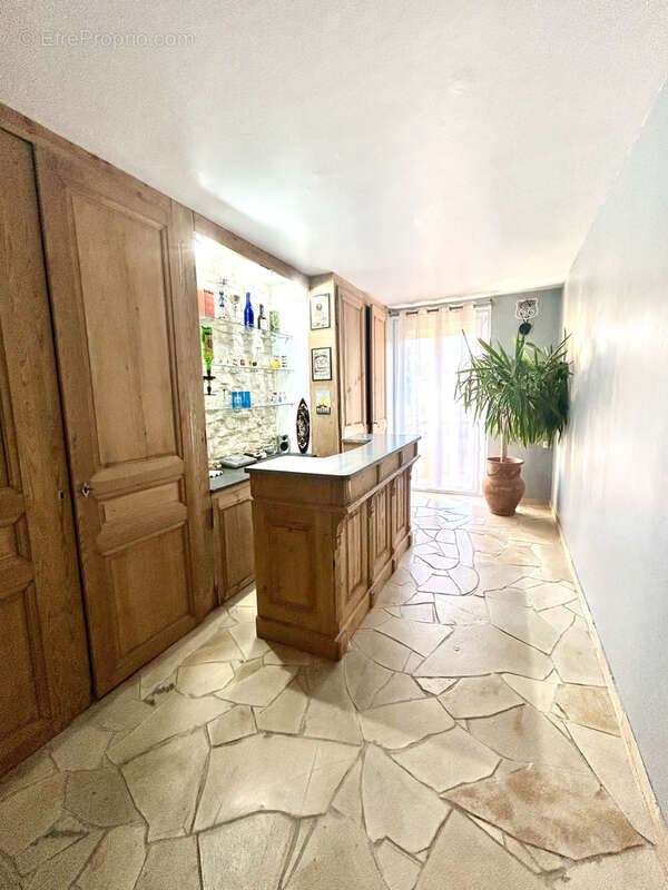 Appartement beaucoup de cachet dans immeuble ancien - photo 7