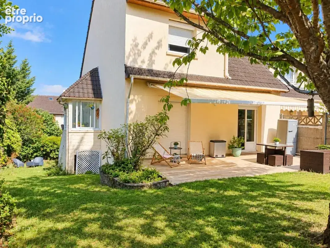 Maison de 5 pièces de 106 m² avec jardin ensoleillé - photo 7