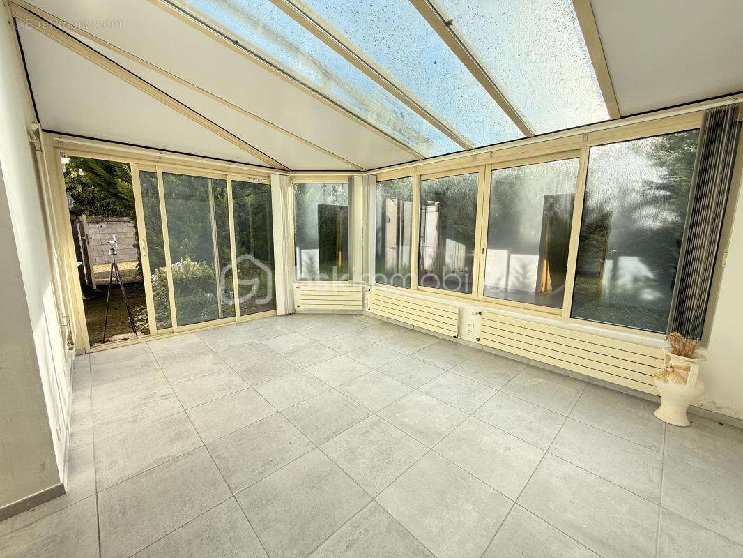 Maison à MONTCOURT-FROMONVILLE